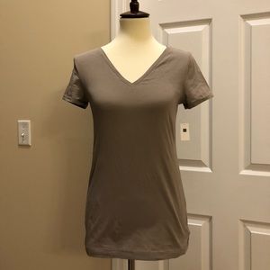 NWT - GapBody pure body short sleeved T-shirt.